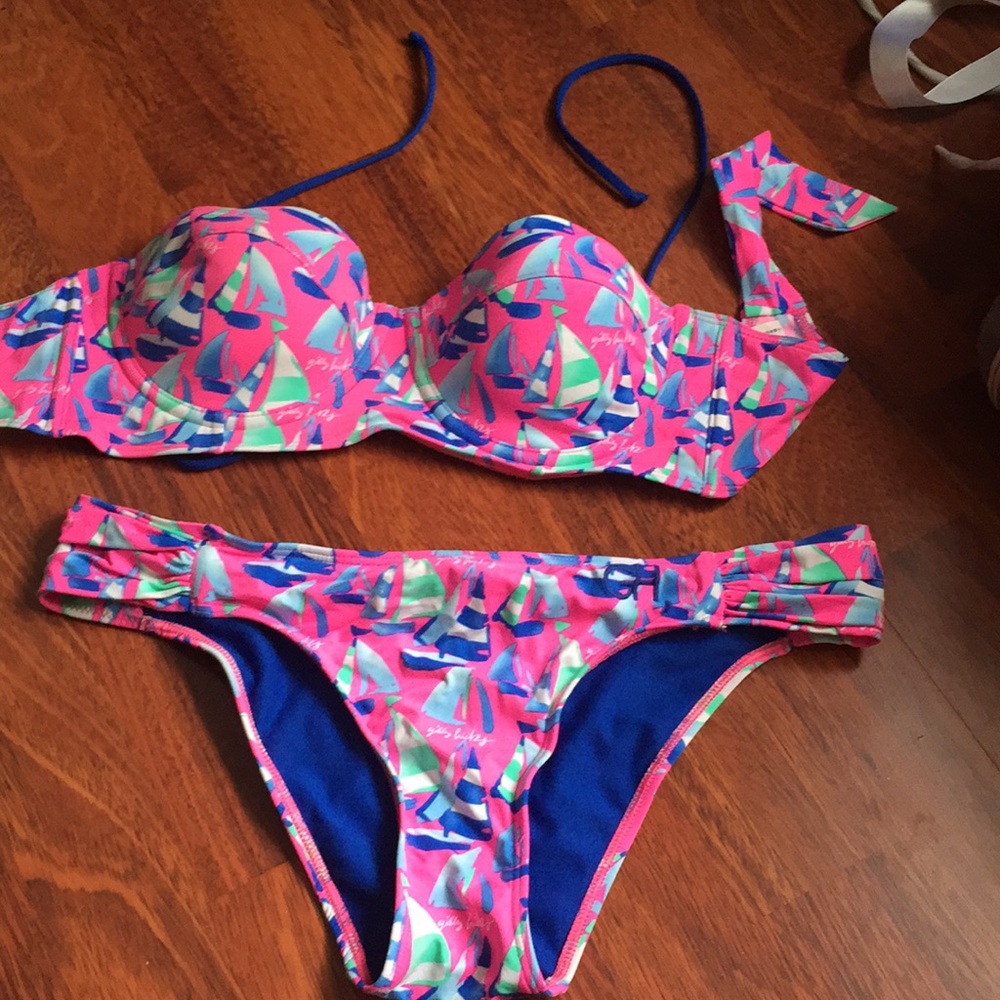 Gully Hicks bikini